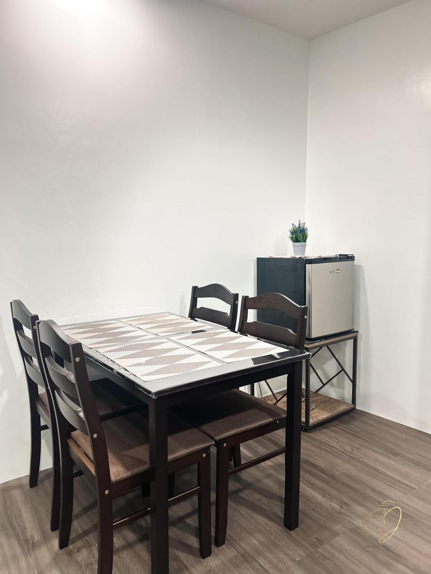 Cj Apartments Olongapo Luaran gambar